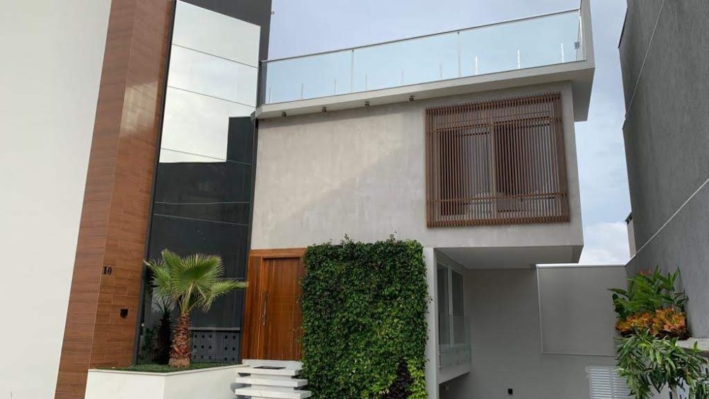 Fachada da Residência M&L em Curitiba, a casa mais sustentável do Brasil