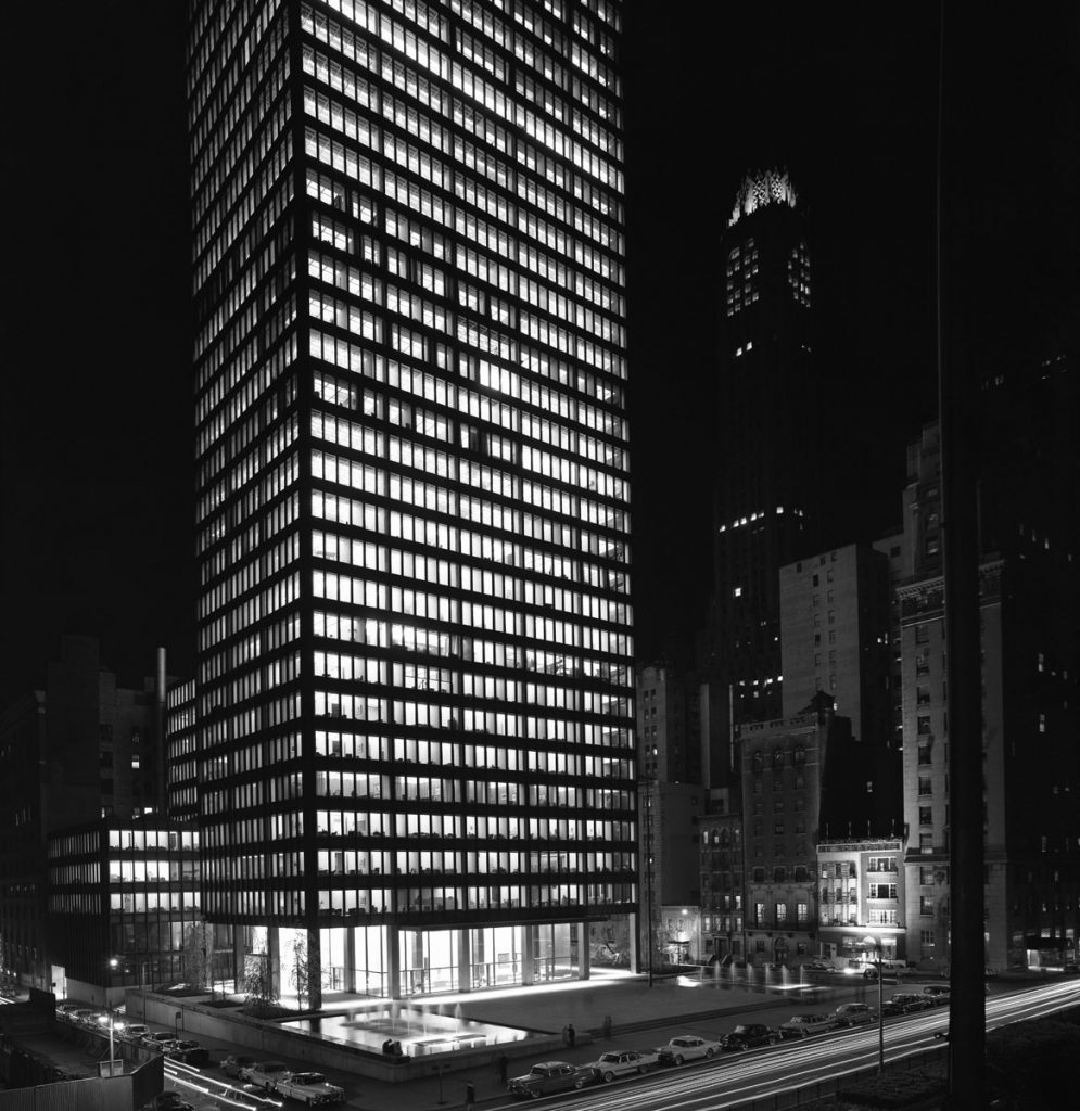 Edifício Seagram - Richard Kelly e a Iluminação na Arquitetura Moderna